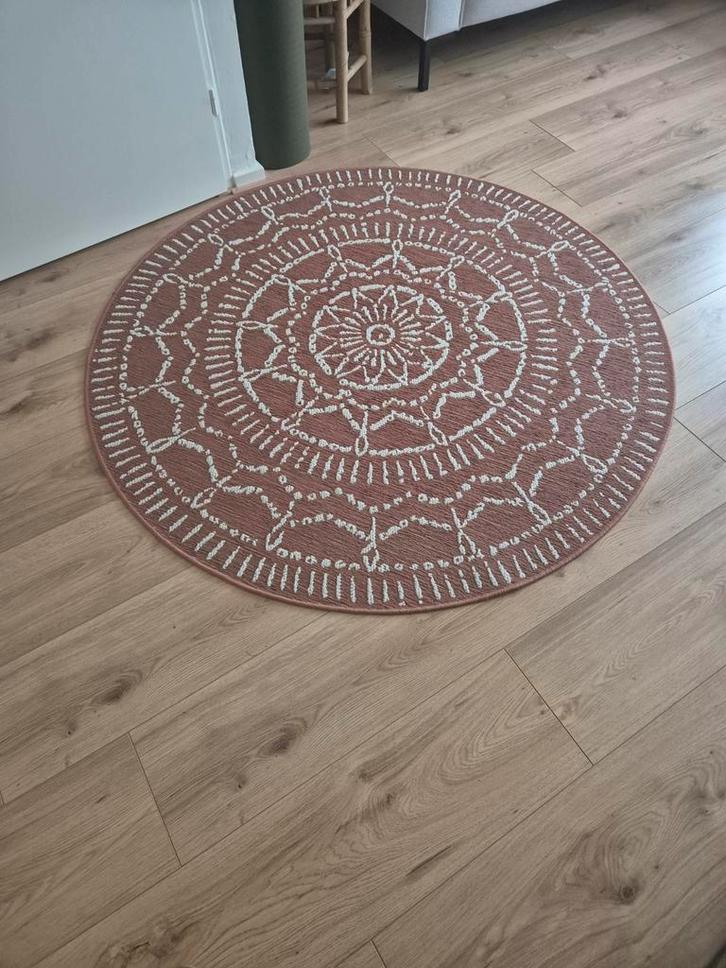 Terracotta rond vloerkleed van Fraai - 160cm, Huis en Inrichting, Stoffering | Tapijten en Kleden, Zo goed als nieuw, 150 tot 200 cm