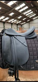 Prestige Dressuurzadel Modena - 17” - boom 32 (aanpasbaar), Dieren en Toebehoren, Paarden en Pony's | Zadels, Ophalen of Verzenden