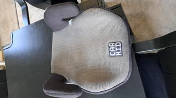 kinderzitje beschikbaar voor biedingen