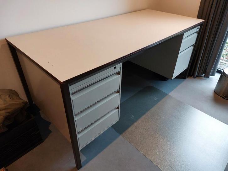 Oerdegelijk net Ahrend bureau, Huis en Inrichting, Bureaus, Gebruikt, Bureau, Ophalen of Verzenden