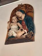 Maria en kind, waarschijnlijk een nisbeeld., Ophalen
