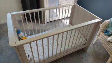 Complete Kinderkamer - Kast, Commode & Bedje beschikbaar voor biedingen