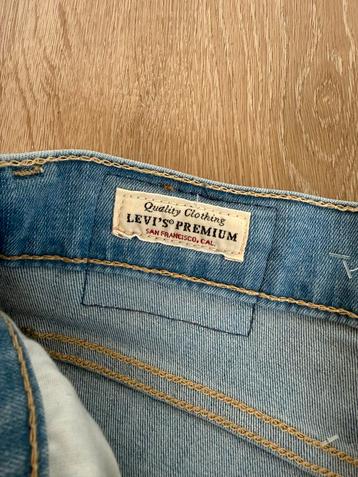 Nieuwe Levi's broek beschikbaar voor biedingen