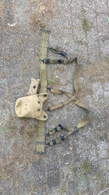 USGI WO2 webbing set. Canteen, first aid pistol belt beschikbaar voor biedingen