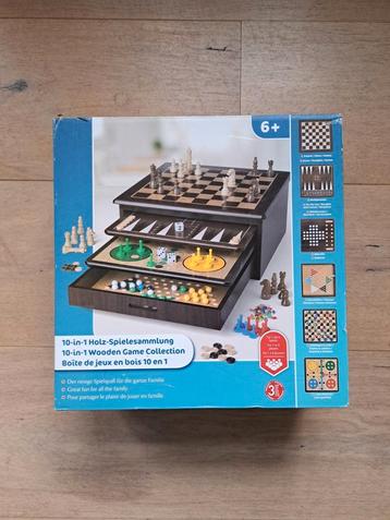 10 houten spellen in een houten box