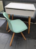 Bureau met stoeltje in pastelkleur, Ophalen, Zo goed als nieuw, Tafel(s) en Stoel(en)