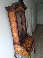 Antieke secretaire

vitrinekast, Ophalen