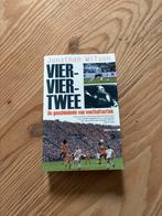 Boek Vier-vier-twee Voetbaltactiek - Jonathan Wilson, Ophalen of Verzenden, Zo goed als nieuw, Balsport