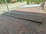 Te koop lange opsteekladder, Doe-het-zelf en Verbouw, Ladders en Trappen, Ophalen, Gebruikt