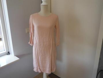 zgan roze / nude jurk van Vanilia, mt 36/38 (ff strijken) beschikbaar voor biedingen