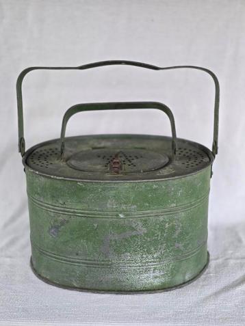 Vintage groene aassemmer beschikbaar voor biedingen