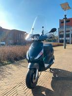 Scooter Piaggo Zip (2022, 1100km), Fietsen en Brommers, Ophalen, Maximaal 45 km/u, Zip, Zo goed als nieuw