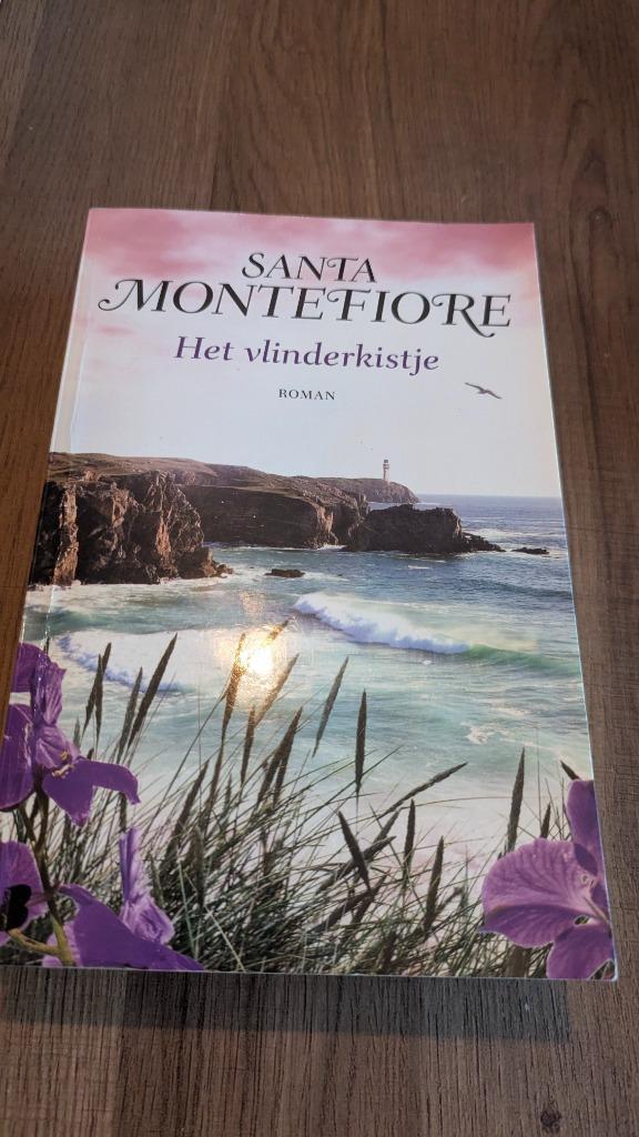 Santa Montefiore - Het vlinderkistje - Roman 9789022578834, Boeken, Romans, Zo goed als nieuw, Nederland, Verzenden