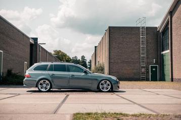 BMW 5-serie Touring 525i High Executive | Verlaagd | 19" | H beschikbaar voor biedingen