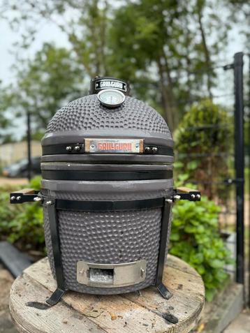 Grill Guru compact met gietijzer rooster en regenhoes beschikbaar voor biedingen