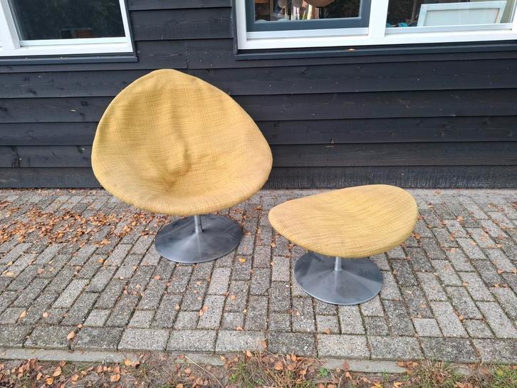 Vintage Artifort globe, Huis en Inrichting, Fauteuils, Gebruikt, Metaal, Stof, 50 tot 75 cm, 75 tot 100 cm, Ophalen of Verzenden