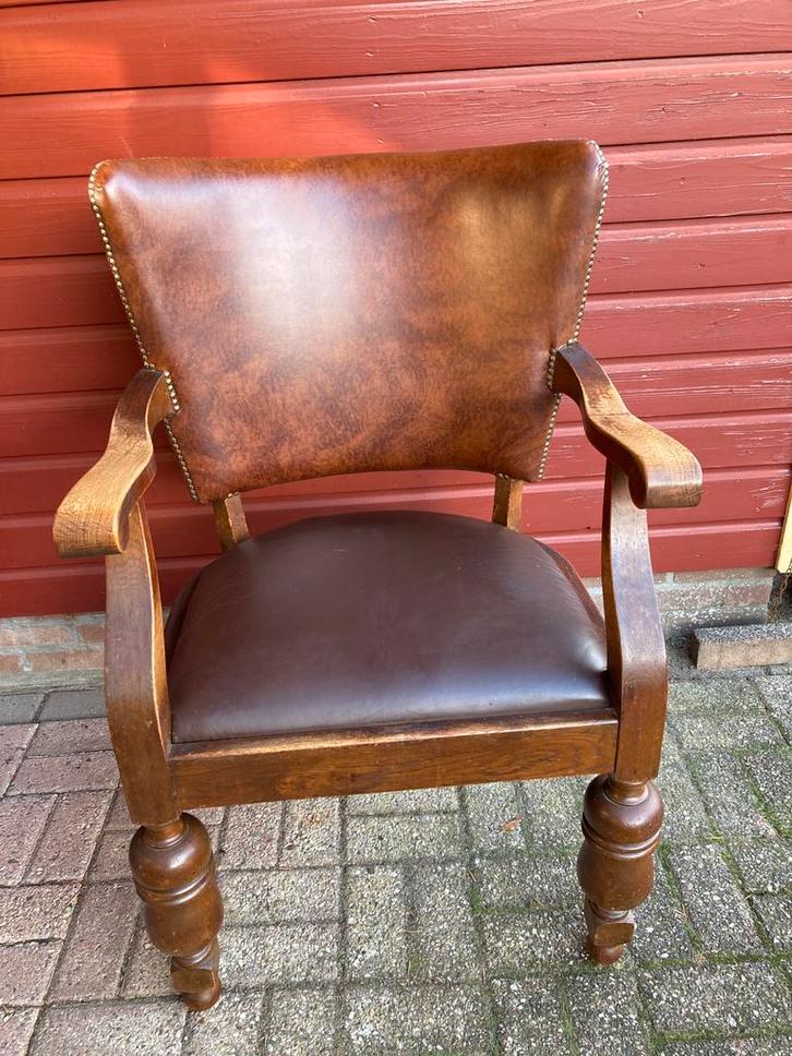 Antieke hoge stoel, Antiek en Kunst, Antiek | Meubels | Stoelen en Banken, Ophalen