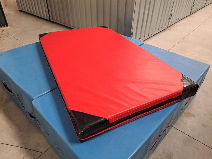Valmat 120 x 200 x 15 cm rood, Sport en Fitness, Fitnessmaterialen, Gebruikt, Fitnessmat, Ophalen