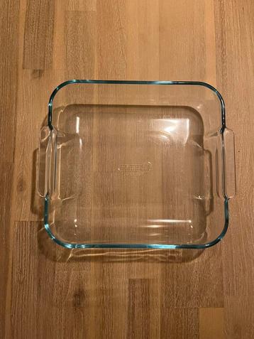 Pyrex ovenschaal vierkant beschikbaar voor biedingen