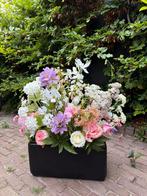 Mooie zwarte bak met zijden bloemen, Ophalen, Zo goed als nieuw