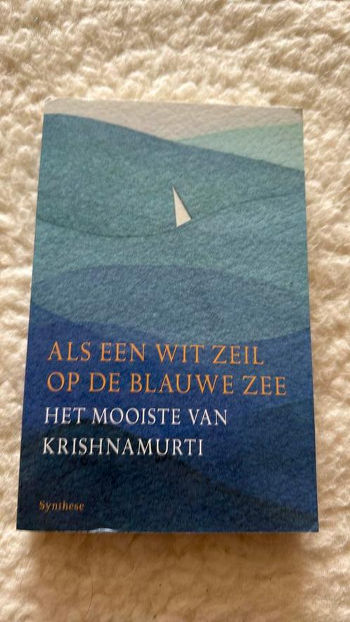 Krishnamurti - Als een wit zeil op de blauwe zee, Boeken, Filosofie, Zo goed als nieuw, Ophalen of Verzenden