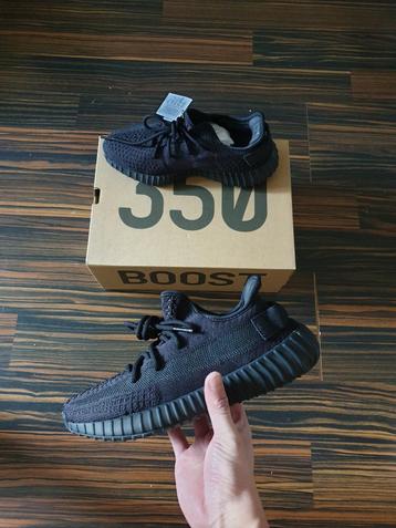 Adidas Yeezy boost 350 V2 Onyx maat EU 39 1/3 US 6.5 beschikbaar voor biedingen