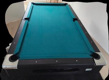 Complete pooltafelset: tafel + keu’s + ballen beschikbaar voor biedingen