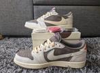 Air jordan 1 low travis scott mocha maat 42 en 43, Bruin, Nieuw, Ophalen of Verzenden, Sneakers of Gympen