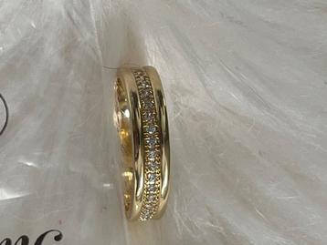 Mooie nieuwe ring groot beschikbaar voor biedingen