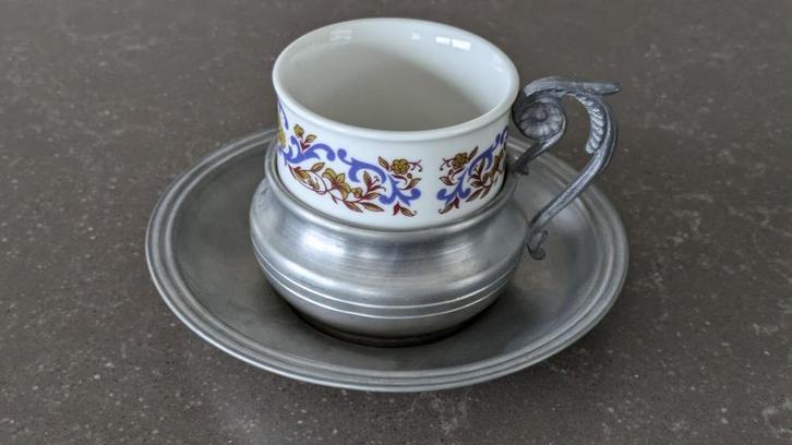 leuk Italiaans kopje in tinnen houder, Antiek en Kunst, Antiek | Tin, Ophalen of Verzenden