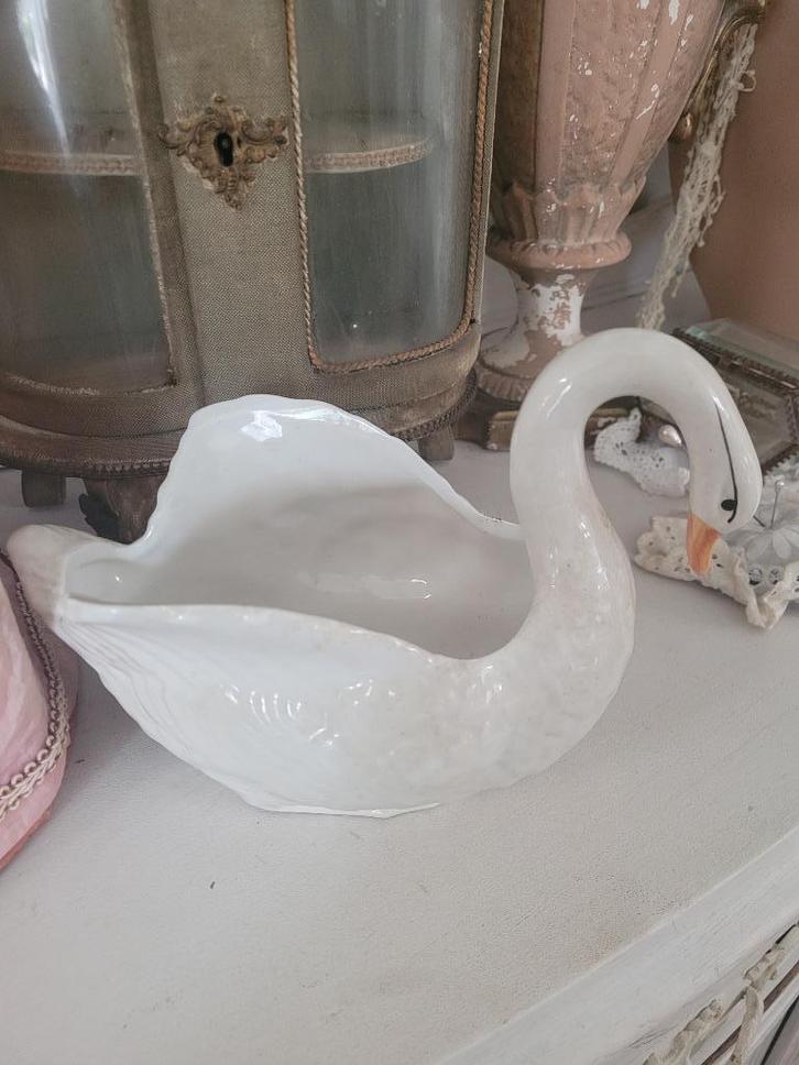 Vintage Italiaanse bloempot zwaan, Tuin en Terras, Bloempotten, Zo goed als nieuw, Overige materialen, Binnen, Minder dan 40 cm