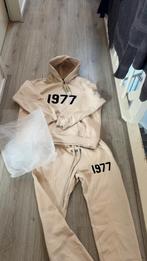 Essentials 1977 Beige Set - Maat M, Kleding | Heren, Ophalen of Verzenden, Nieuw, Maat 48/50 (M)