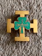 Oude Franse Scouting speld / badge. 3 cm x 3 cm., Verzamelen, Scouting, Ophalen of Verzenden, Embleem, Speld of Insigne