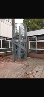 Wenteltrap brandtrap bordestrap vluchttrap noodtrap, Doe-het-zelf en Verbouw, Ladders en Trappen, Ophalen, Zo goed als nieuw, 2 tot 4 meter