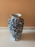 Blauwwitte vaas Westwing 31 cm, Ophalen, Zo goed als nieuw, Minder dan 50 cm