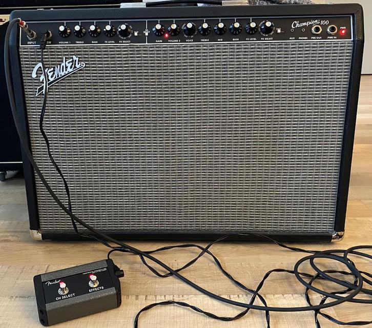 Fender Champion 100, Muziek en Instrumenten, Versterkers | Bas en Gitaar, Zo goed als nieuw, Gitaar, 100 watt of meer, Ophalen
