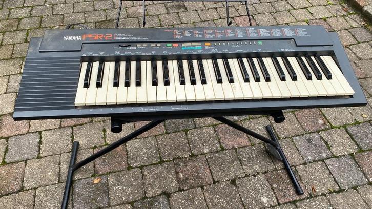 Keyboard Yamaha PSR-2, Muziek en Instrumenten, Keyboards, Zo goed als nieuw, 61 toetsen, Yamaha, Met standaard, Ophalen
