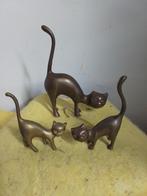 10913) 3delige poezen set  moeder met 2 jonkies, Verzamelen, Beelden en Beeldjes, Ophalen of Verzenden, Zo goed als nieuw, Dier