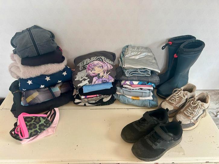 Meisjeskleding pakket maat 134-140 incl winterjas & skibroek, Kinderen en Baby's, Kinderkleding | Kinder-kledingpakketten, Zo goed als nieuw