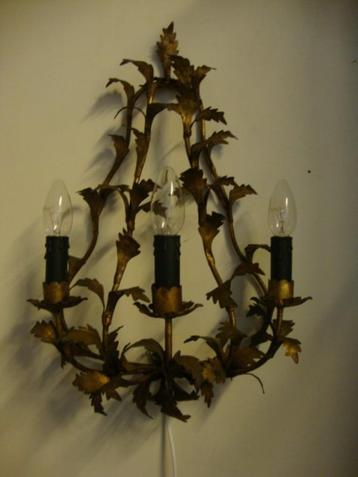 Franse 3 lichts metalen blader wandlamp goudkleurig beschikbaar voor biedingen