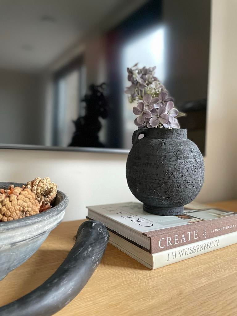 Stenen Vaas / Kruik - Landelijke Stijl, Huis en Inrichting, Woonaccessoires | Vazen, Steen, Gebruikt, Zwart, Ophalen of Verzenden