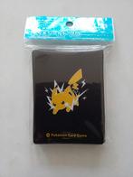 Pokémon Center Japan sleeves Pikachu 🆕️ ( in seal ), Nieuw, Sleeves of Kaarthoesjes, Ophalen of Verzenden