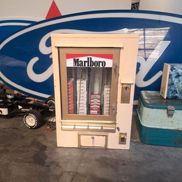 Marlboro sigaretten automaat Vintage  beschikbaar voor biedingen