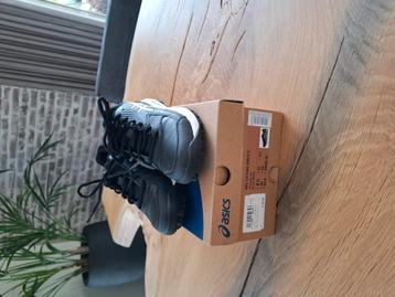 Hockeyschoenen Asics maat 37, (bijna) NIEUW beschikbaar voor biedingen