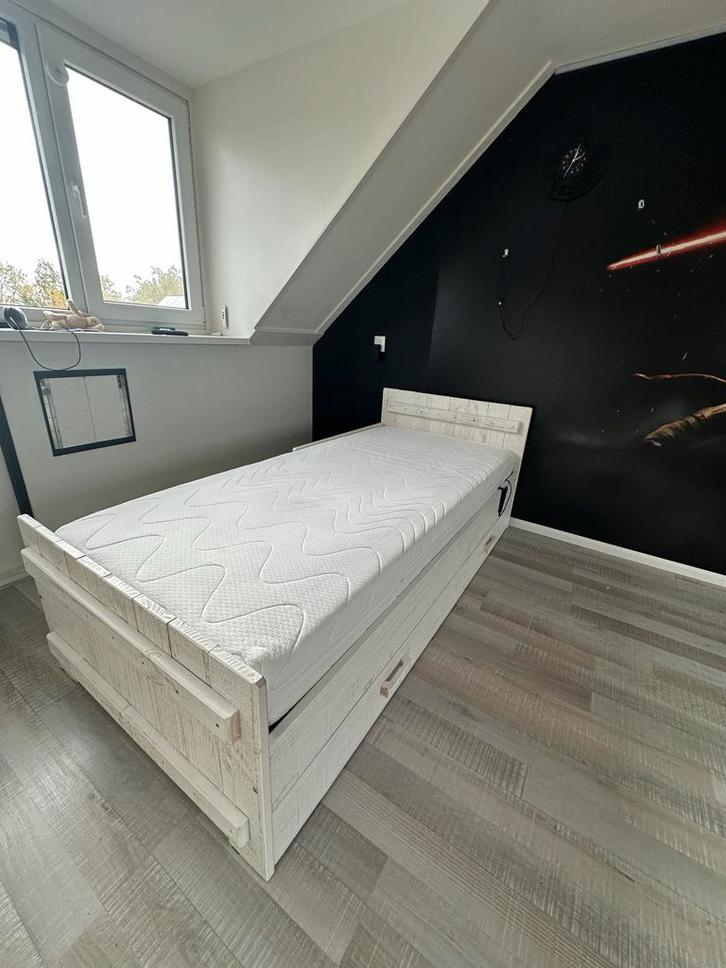 Eenpersoonsbed 210x80cm, Huis en Inrichting, Slaapkamer | Bedden, Gebruikt, Eenpersoons, 80 cm, 210 cm, Hout, Wit, Ophalen