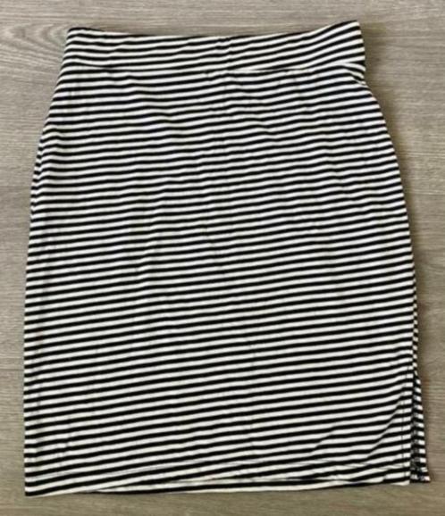 NIEUW Heerlijk zwart wit gestreept rokje , maatje 36, Kleding | Dames, Rokken, Nieuw, Maat 36 (S), Boven de knie, Ophalen