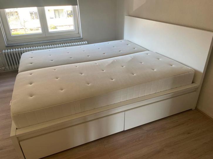 ZSM WEG / IKEA Bedframe 180x200 met 2 lades - MOET WEG!, Huis en Inrichting, Slaapkamer | Bedden, Gebruikt, Tweepersoons, 180 cm
