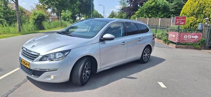 Peugeot 308 SW 1.2 PureTech Style LETOP auto gebruik olie, Auto's, Peugeot, Bedrijf, Te koop, ABS, Airbags, Airconditioning, Centrale vergrendeling