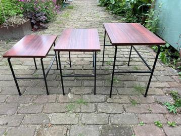 3 Bijzettafels Mimi set jaren 70 metaal vintage retro beschikbaar voor biedingen