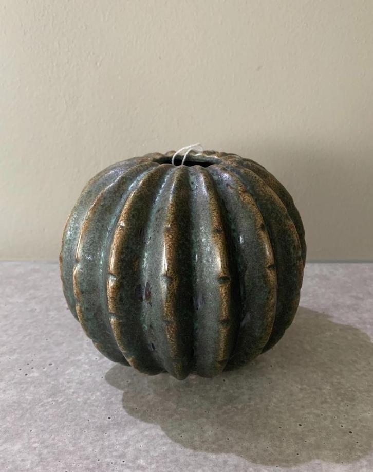 H. Skjalm P vase kansas green nieuw Scandinavisch, Huis en Inrichting, Woonaccessoires | Vazen, Nieuw, Groen, Aardewerk of Porselein